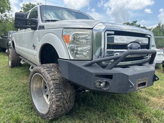 2011 Ford F-350 LARIAT - Exterior Front Right Corner Image